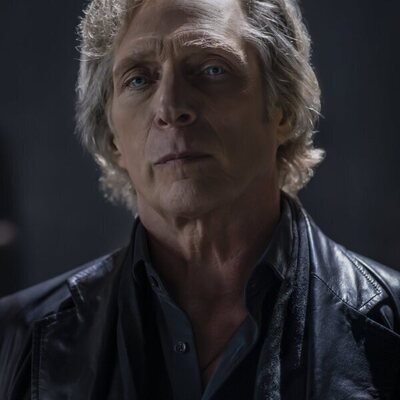 William Fichtner en 'Te observamos. Y siempre estamos ahí' de 'Talamasca: La Orden Secreta, de Anne Rice'