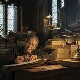 Eric Bogosian en el 1x01 de 'Talamasca'