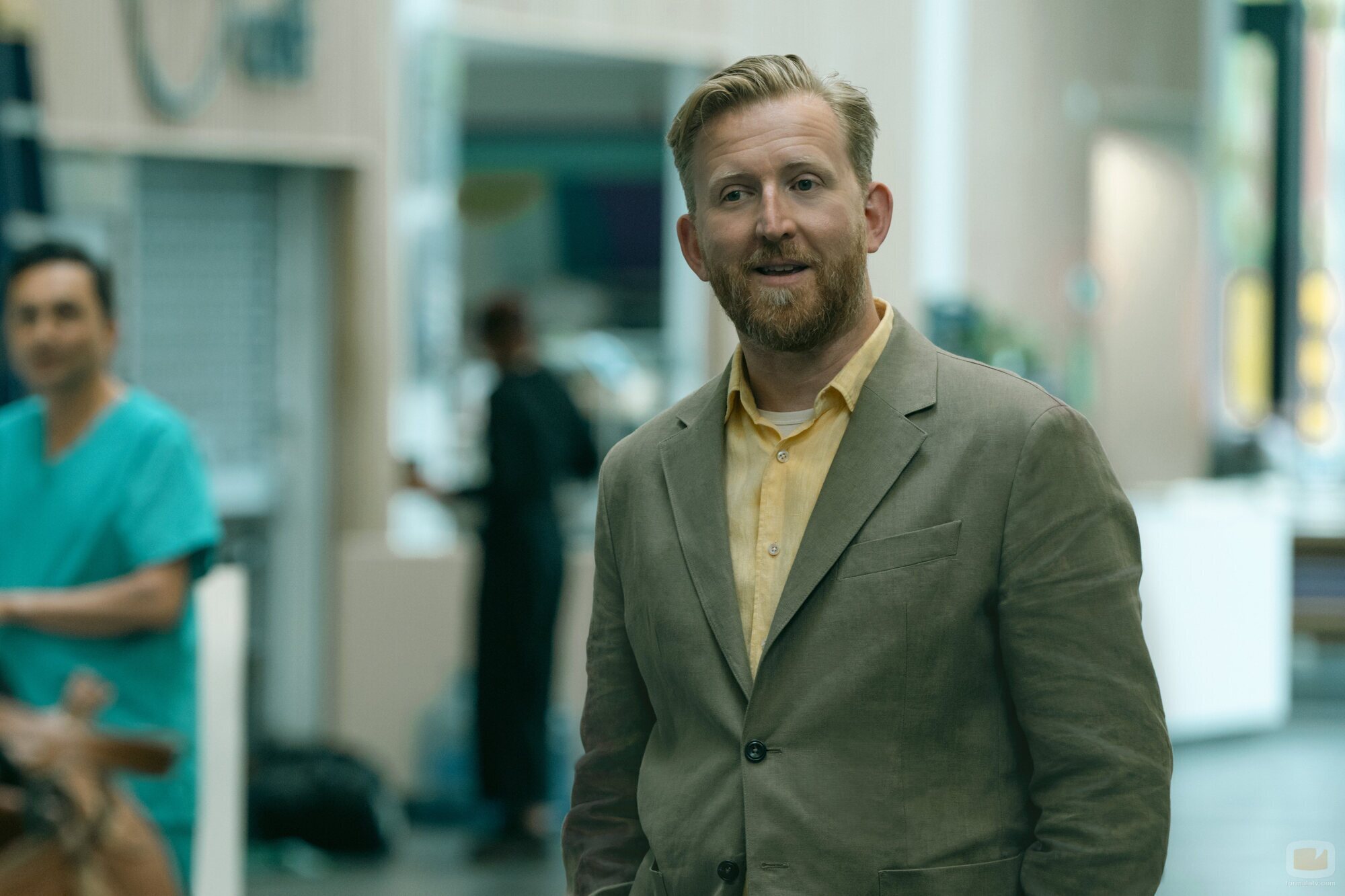 Tom Goodman-Hill en el 1x01 de 'Down Cemetery Road'