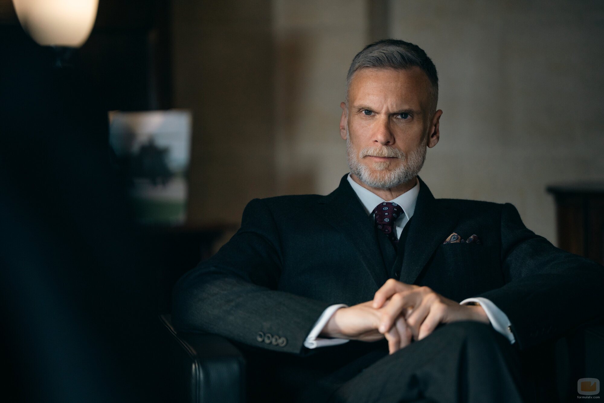 Darren Boyd en 1x02 titulado 'Una pena' de 'El misterio de Cemetery Road'