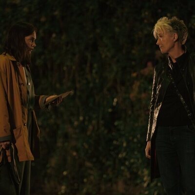 Ruth Wilson y Emma Thompson en 'Una pena' de 'Down Cemetery Road'