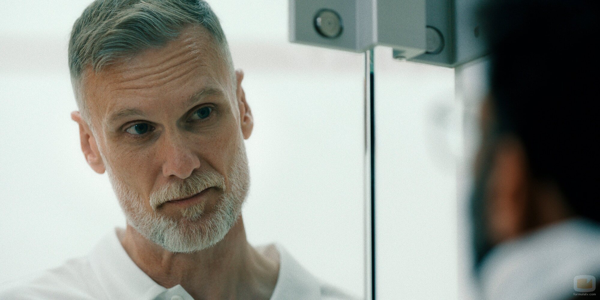 Darren Boyd en la temporada 1 y el capítulo 04 de 'El misterio de Cemetery Road'