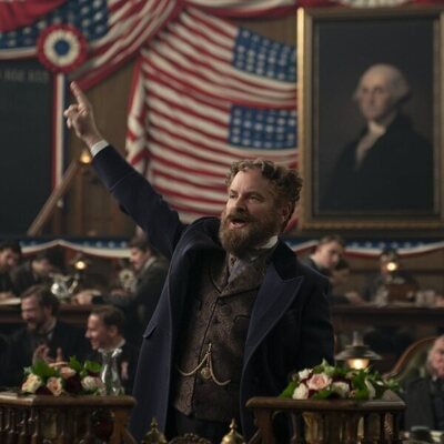 Shea Whigham en 1x01 'El hombre de Ohio' de 'Muerte por un rayo'