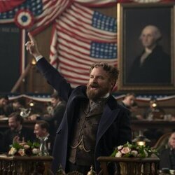 Shea Whigham en 1x01 'El hombre de Ohio' de 'Muerte por un rayo'