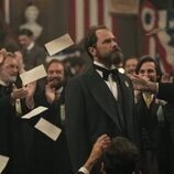 Michael Shannon en 1x01 titulado 'El hombre de Ohio' de 'Muerte por un rayo'