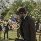 Michael Shannon en 1x02 'Fiel al partido' de 'Muerte por un rayo'