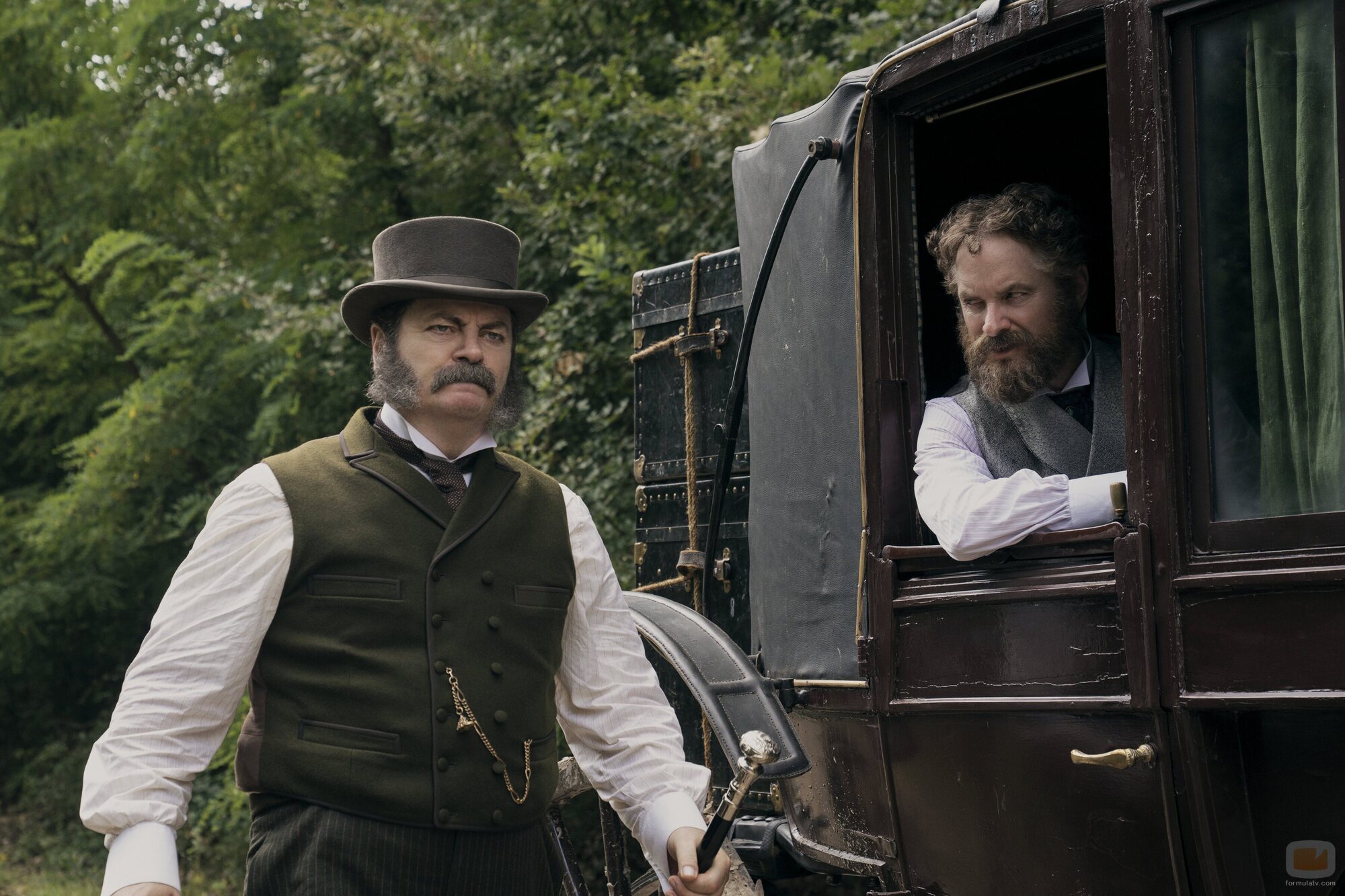 Nick Offerman y Shea Whigham en Capítulo 4 titulado 'El destino de la república' de 'Muerte por un rayo'