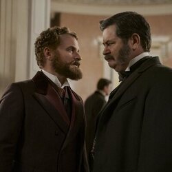 Shea Whigham y Nick Offerman en 'El destino de la república' de 'Death by Lightning'