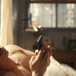 Charles Melton en 'Todas las cosas que nunca tendremos' de 'Bronca'