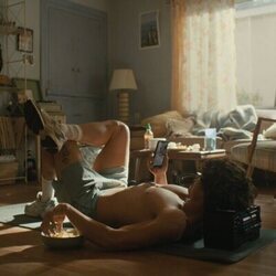 Charles Melton en Capítulo 2 titulado 'Un nuevo punto de partida para desear más' de 'Bronca'