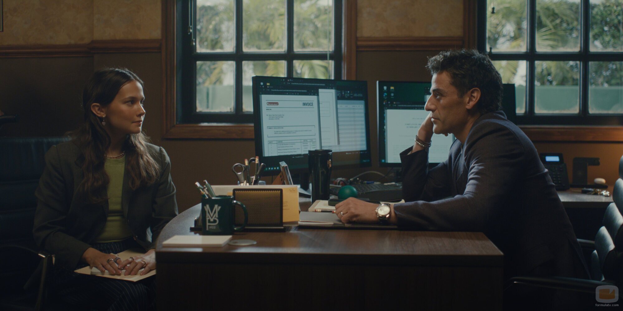 Cailee Spaeny y Oscar Isaac en el 2x02 de 'BEEF'