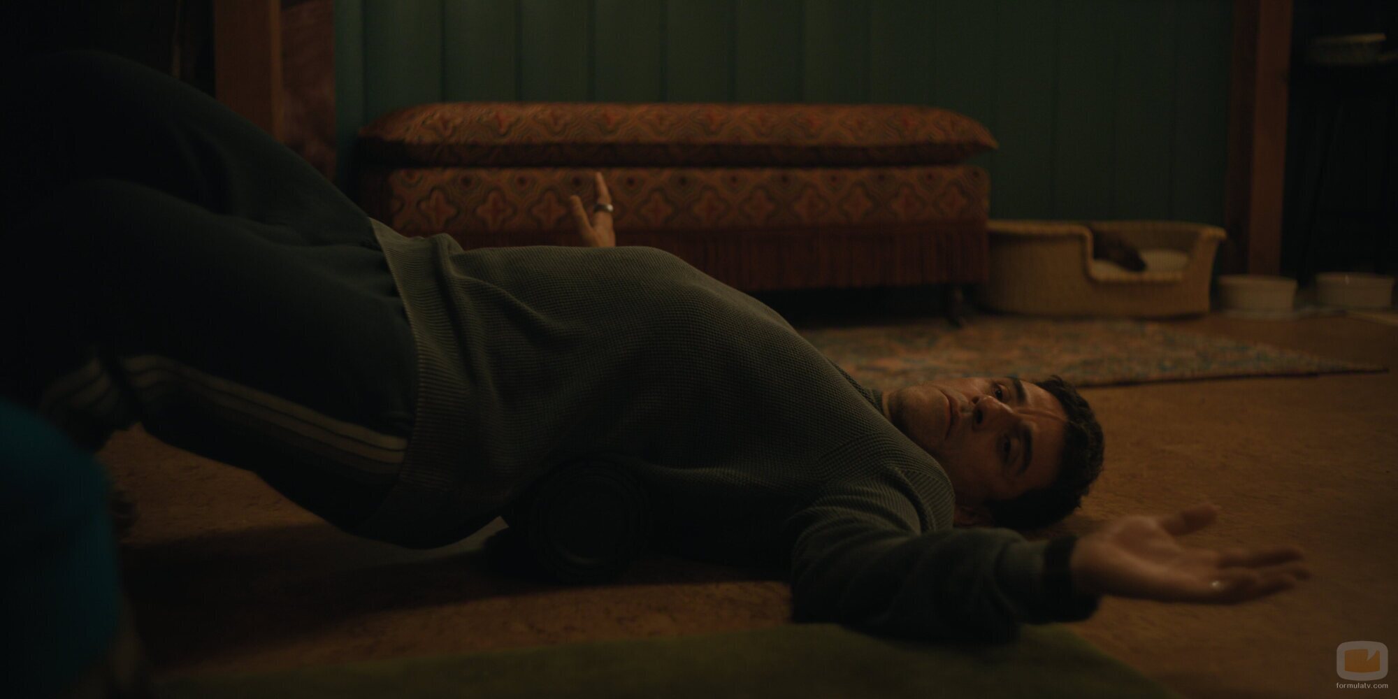 Still de Oscar Isaac en el 2x02 de 'BEEF'