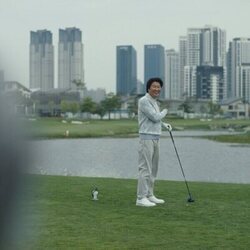 Imagen de Song Kang-ho en 2x03 titulado 'La creciente fragilidad de toda certeza sobre el futuro' de 'Bronca'