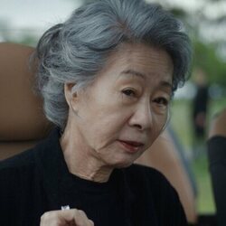 Youn Yuh-jung en el 2x03 de 'Bronca'