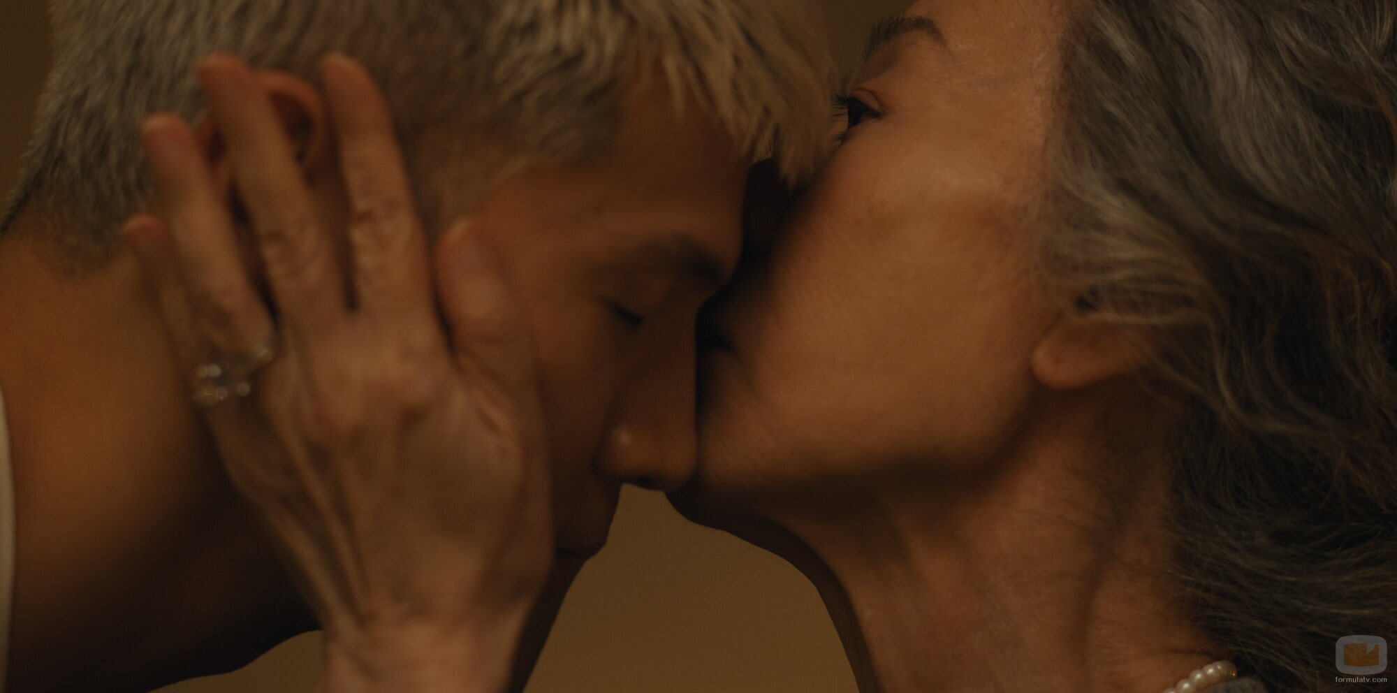 Youn Yuh-jung y BM en 'Aquellas colinas azules del recuerdo' de 'Bronca'