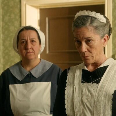 Marga Martínez y Carmen Flores en 7x79 titulado 'Miércoles 22 de abril de 2026' de 'La promesa'
