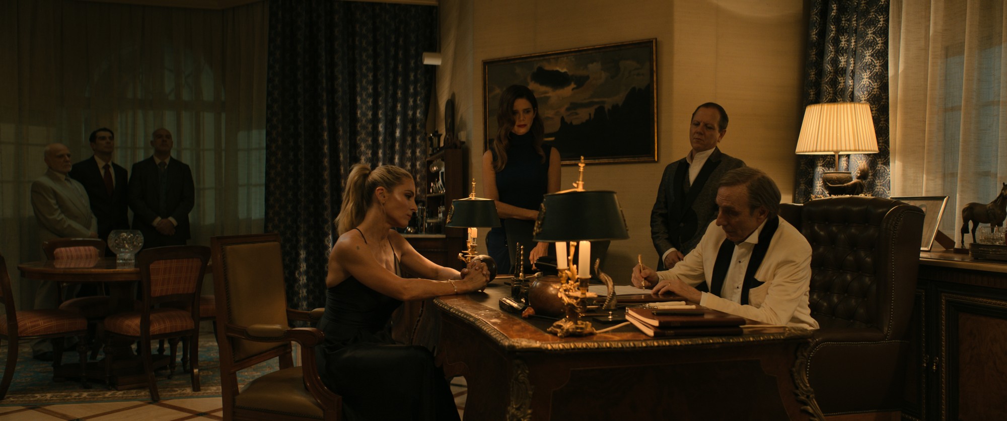 Elsa Pataky y Eusebio Poncela en 'El homenaje' de SkyShowtime