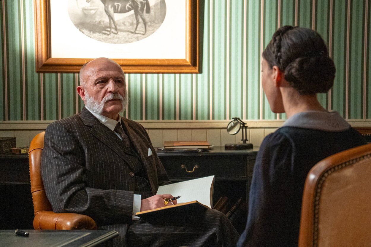 El duque de Salvatierra (Pablo Viña) prosigue con las entrevistas sobre Curro