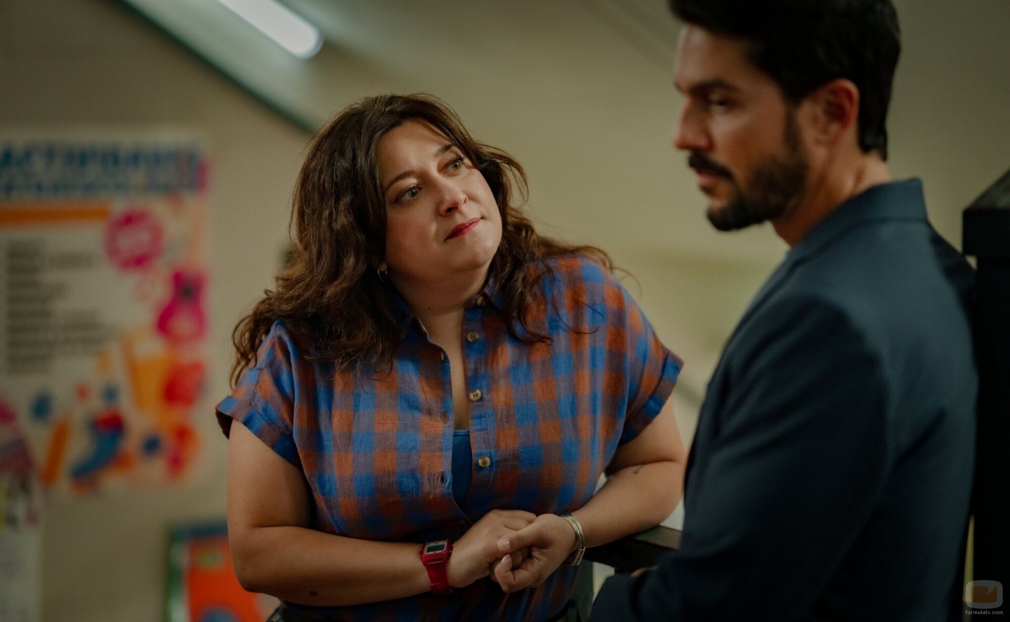 Alejo Sauras y Mariona Terés en el 1x04 de 'Barrio Esperanza'