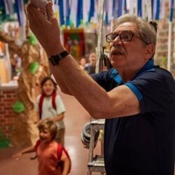 1x04 'Bienvenida Miss Leti' de 'Barrio Esperanza'