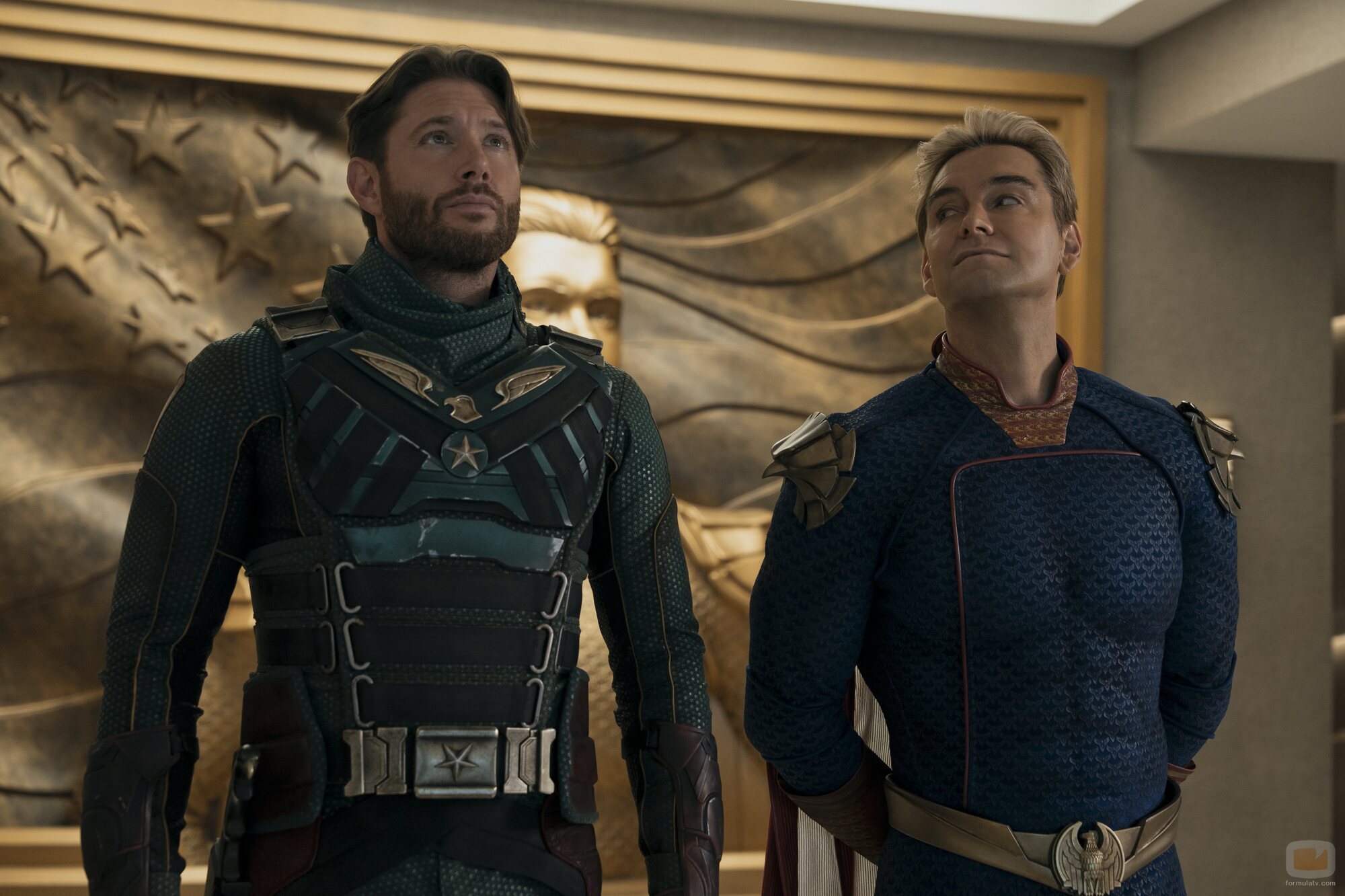Antony Starr y Jensen Ackles en 5x01 titulado 'Cuarenta centímetros de pura dinamita' de 'The Boys'