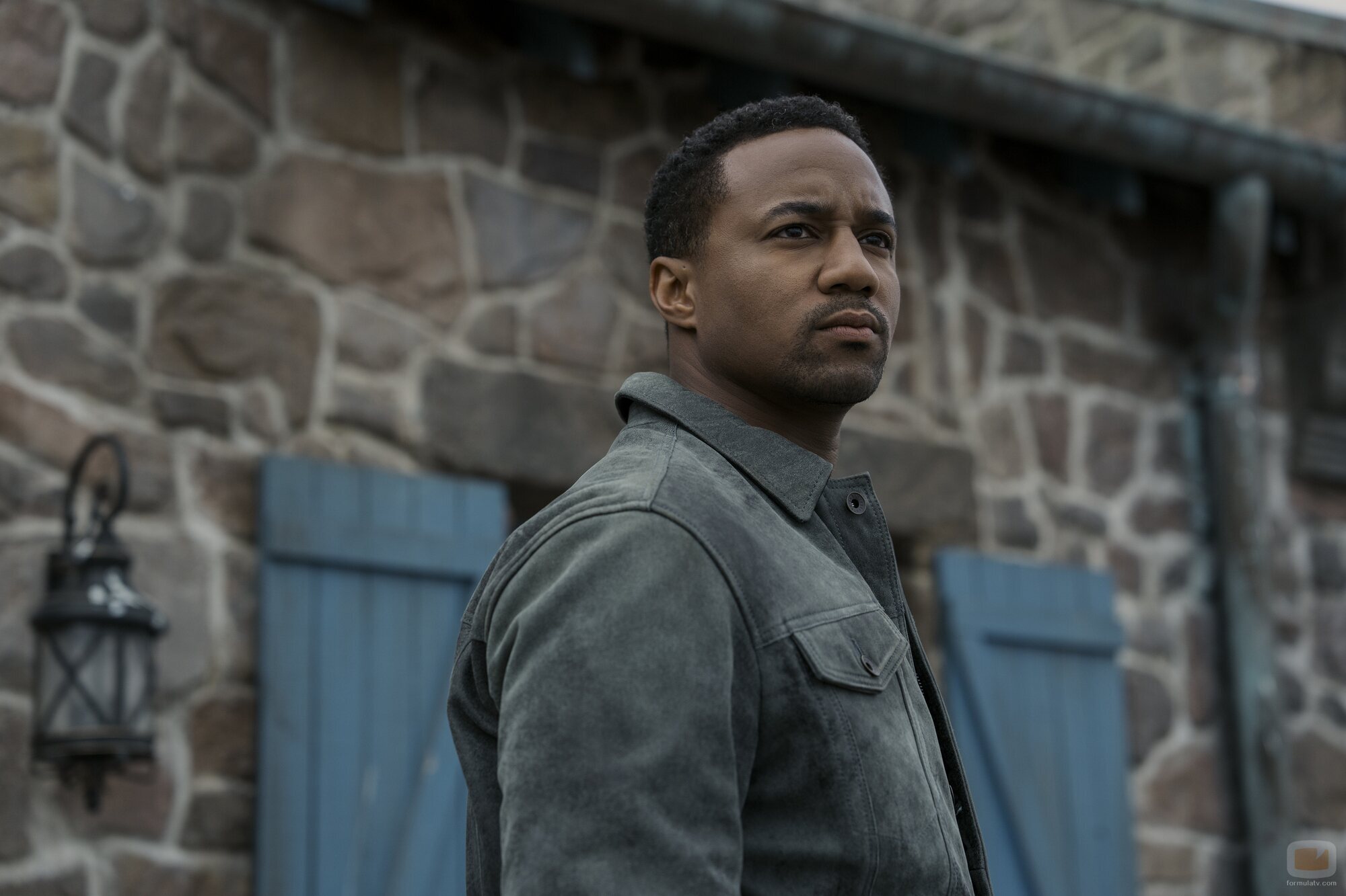 Jessie Usher en Capítulo 1 titulado 'Cuarenta centímetros de pura dinamita' de 'The Boys'