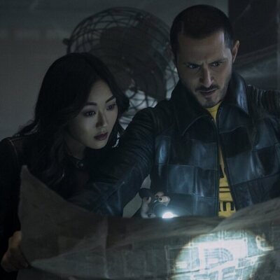 Karen Fukuhara y Tomer Capone en Capítulo 1 titulado 'Cuarenta centímetros de pura dinamita' de 'The Boys'