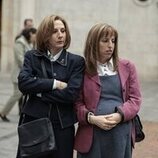 Foto de Celia de Molina y Malena Alterio en 1x01 '¿Qué les pasa a todos con el sexo?' de 'Cochinas'