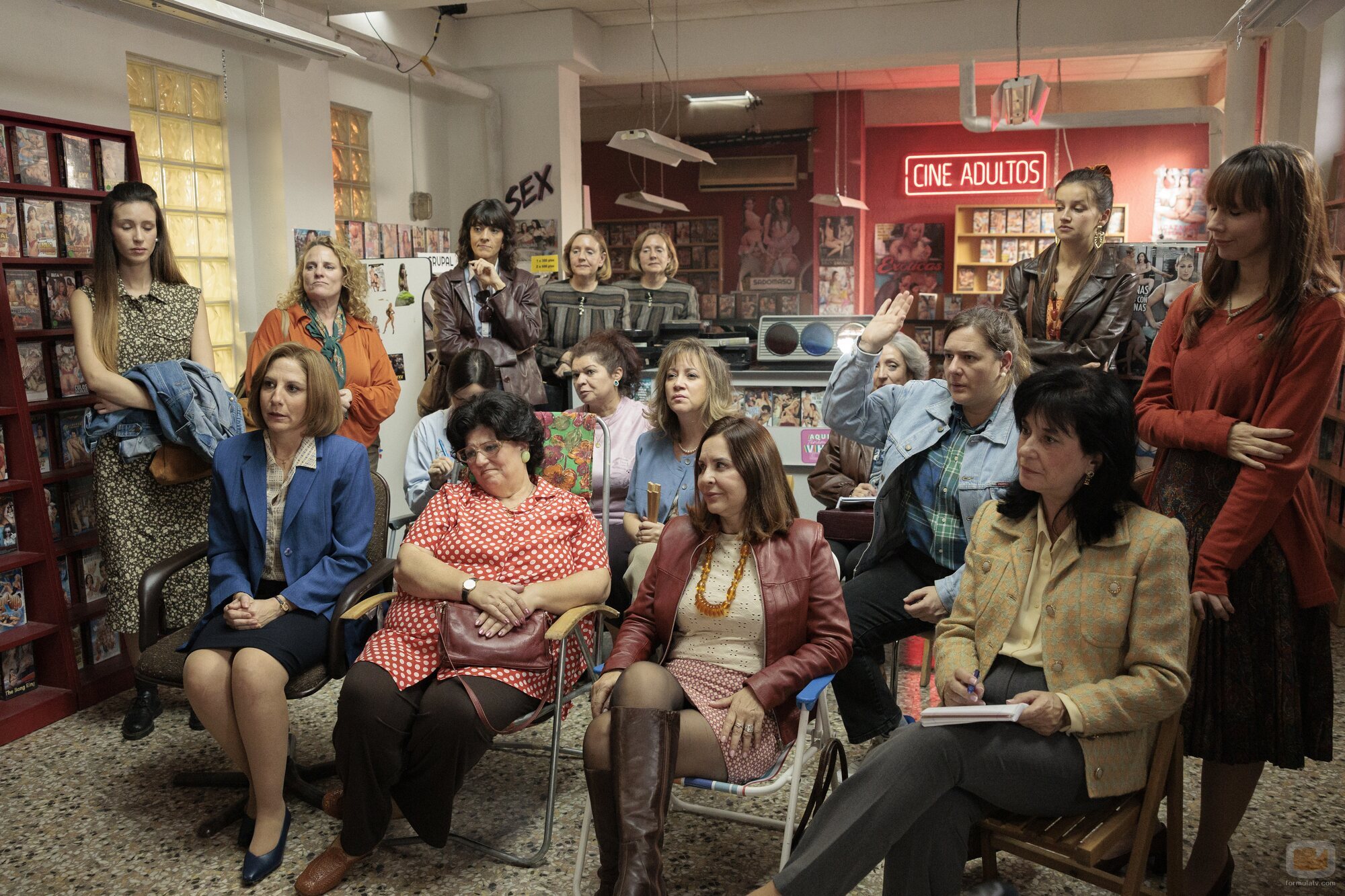 Malena Alterio y Esperanza de la Encarnación en el 'Sáhara' de 'Naughty Business'