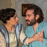 Amparo Piñero y Ibrahim Al Shami J. en 7x89 'Jueves 7 de mayo de 2026' de 'La promesa'