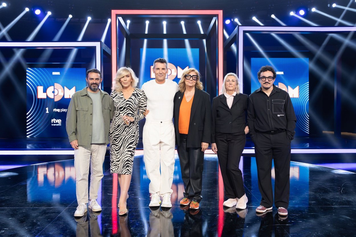 Juampi Cofre, María Eizaguirre, Jesús Vázquez, Eva Tovar, Ana María Bordás y César Vallejo