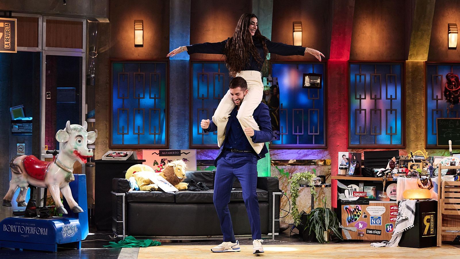 Lola Lolita y David Broncano en ‘La revuelta’