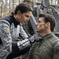 Priyanka Chopra y Richard Madden en el 1x03 de 'Citadel'