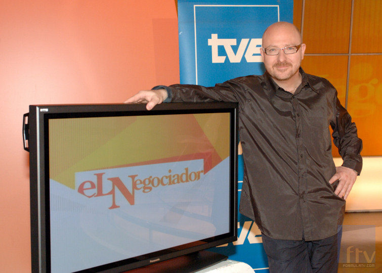 Javier Capitán, presentador de 'El negociador'