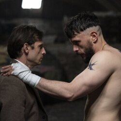 Jamie Bell y Richard Gadd en la temporada 1 y el capítulo 01 de 'Half Man'