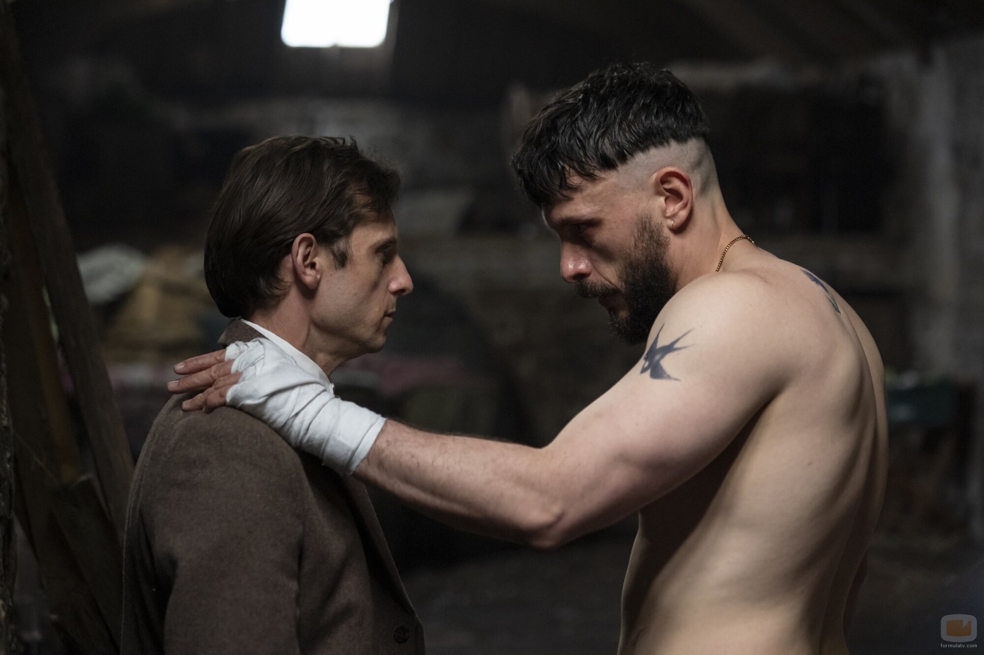 Jamie Bell y Richard Gadd en la temporada 1 y el capítulo 01 de 'Half Man'