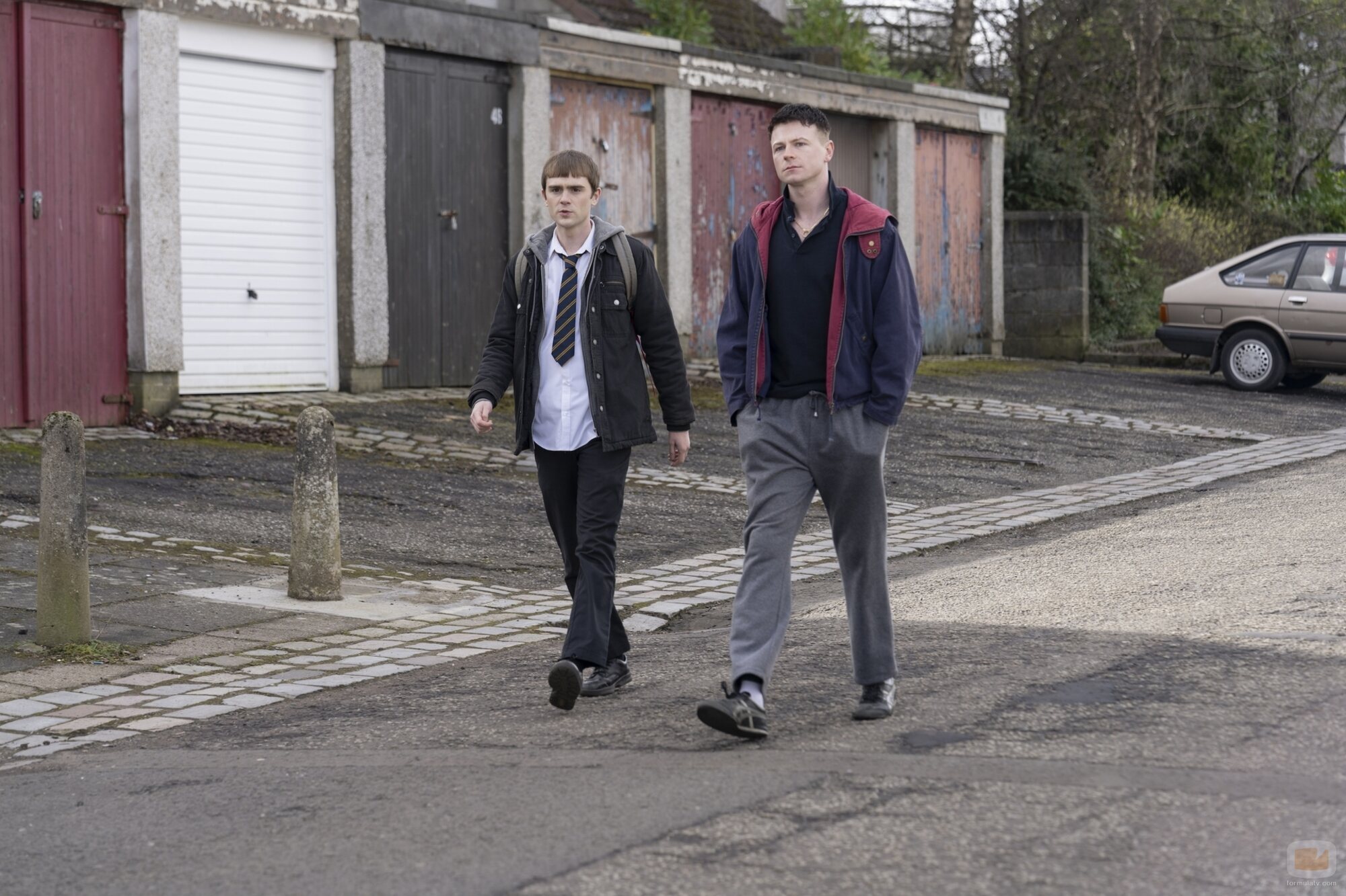 Stuart Campbell y Mitchell Robertson en 'Episode #1.1' de 'Half Man'