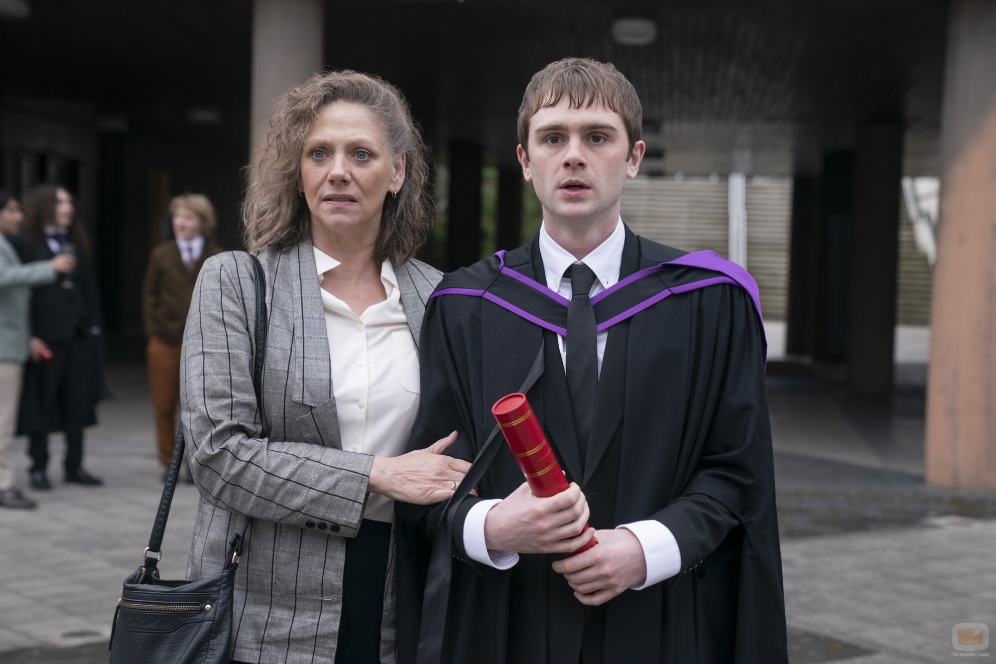 Mitchell Robertson y Neve McIntosh en la temporada 1 y el capítulo 01 de 'Half Man'