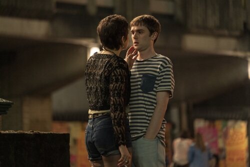 Mitchell Robertson en 1x02 'Episodio #1.2' de 'Half Man'
