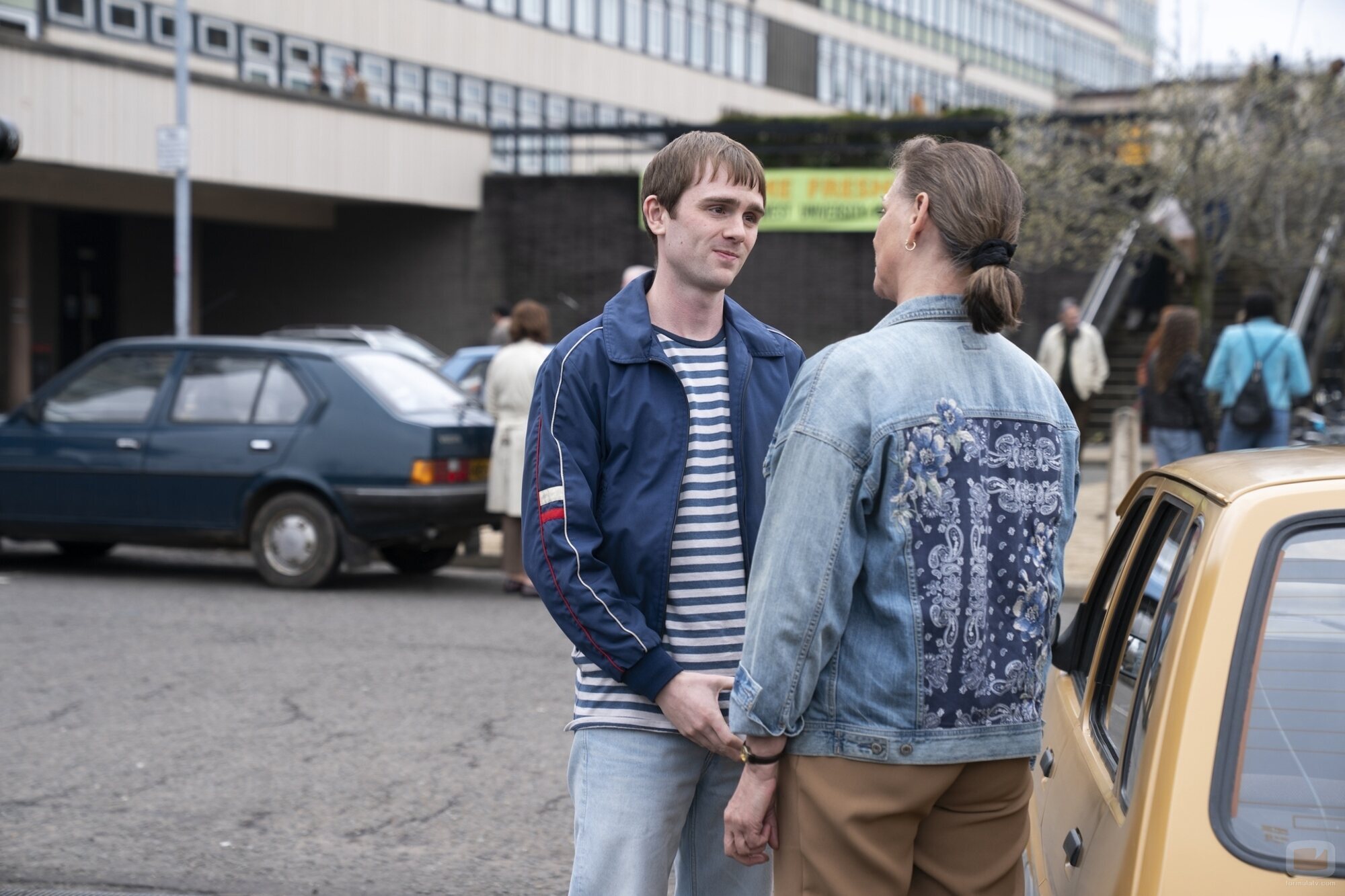 Mitchell Robertson en 'Episodio #1.2' de 'Half Man'