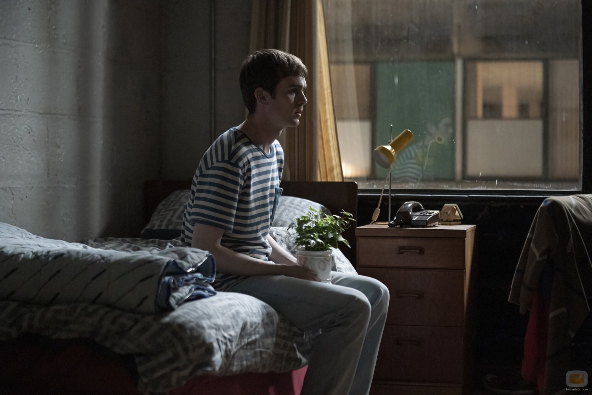Mitchell Robertson en Capítulo 2 titulado 'Episodio #1.2' de 'Half Man'