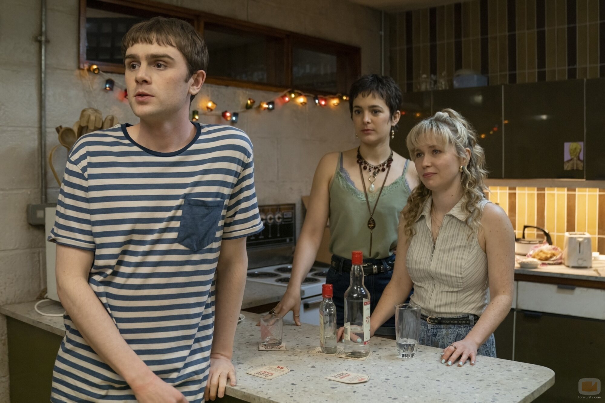 Philippine Velge y Mitchell Robertson en 'Episodio #1.2' de 'Half Man'