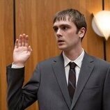 Captura de Mitchell Robertson en 1x03 'Episode #1.3' de 'Half Man'