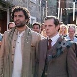 Charlie de Melo y Jamie Bell en el 1x03 de 'Half Man'