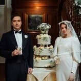 Alfonso Herrera y Nicole Wallace en el 1x02 de 'La casa de los espíritus'