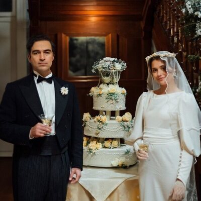Alfonso Herrera y Nicole Wallace en el 1x02 de 'La casa de los espíritus'
