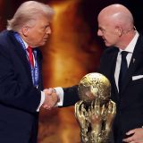 Gaza, Venezuela, Irán... la FIFA otorgó a Trump su primer "premio de la paz"