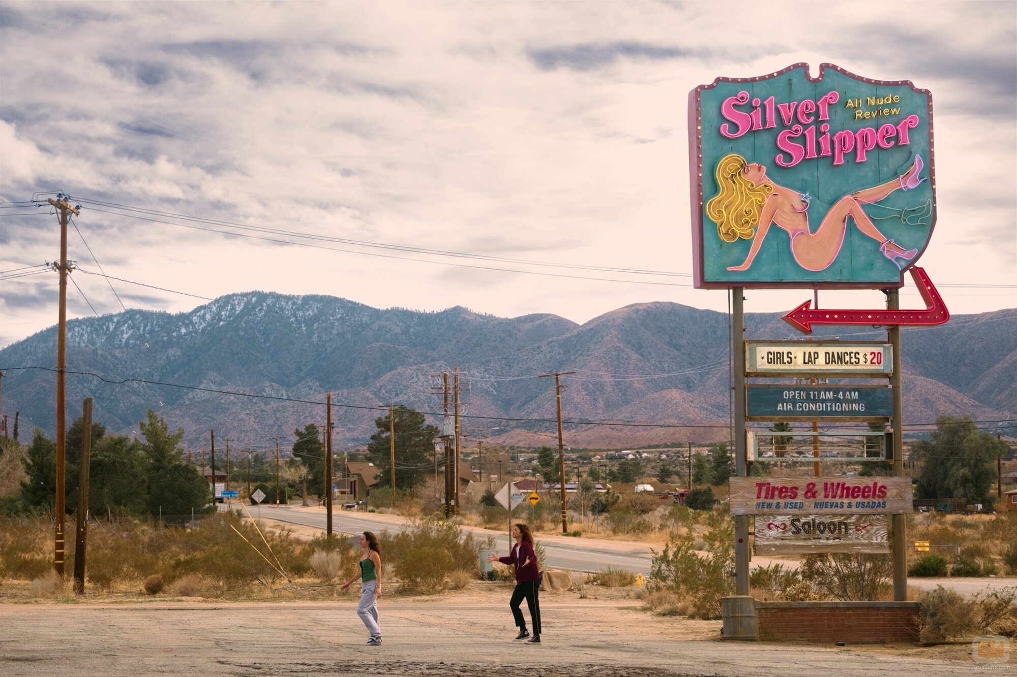 Priscilla Delgado y Zendaya en Capítulo 2 titulado 'América, Mi Sueño' de 'Euphoria'