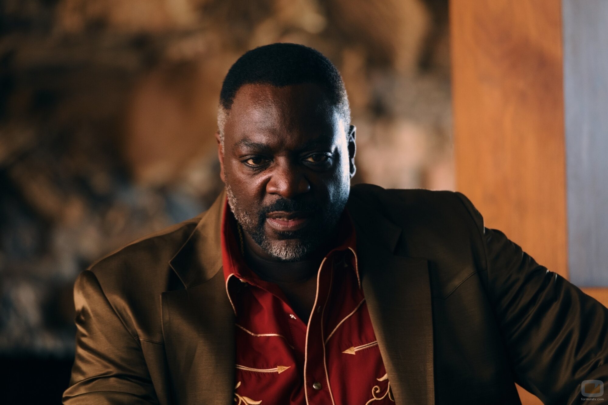 Adewale Akinnuoye-Agbaje en 3x02 titulado 'América, Mi Sueño' de 'Euphoria'