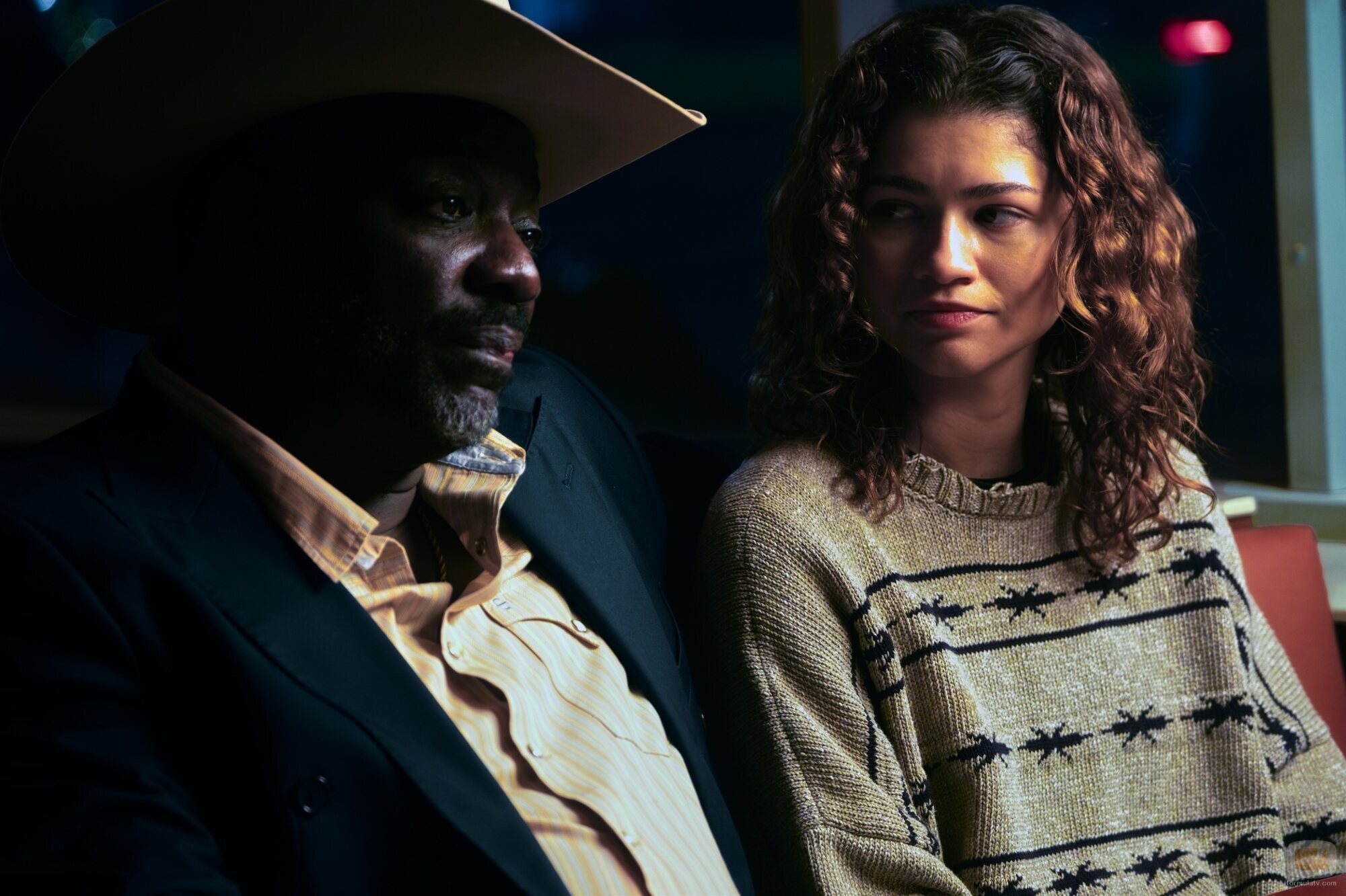 Zendaya y Adewale Akinnuoye-Agbaje en 'Este Cerdito' de 'Euphoria'
